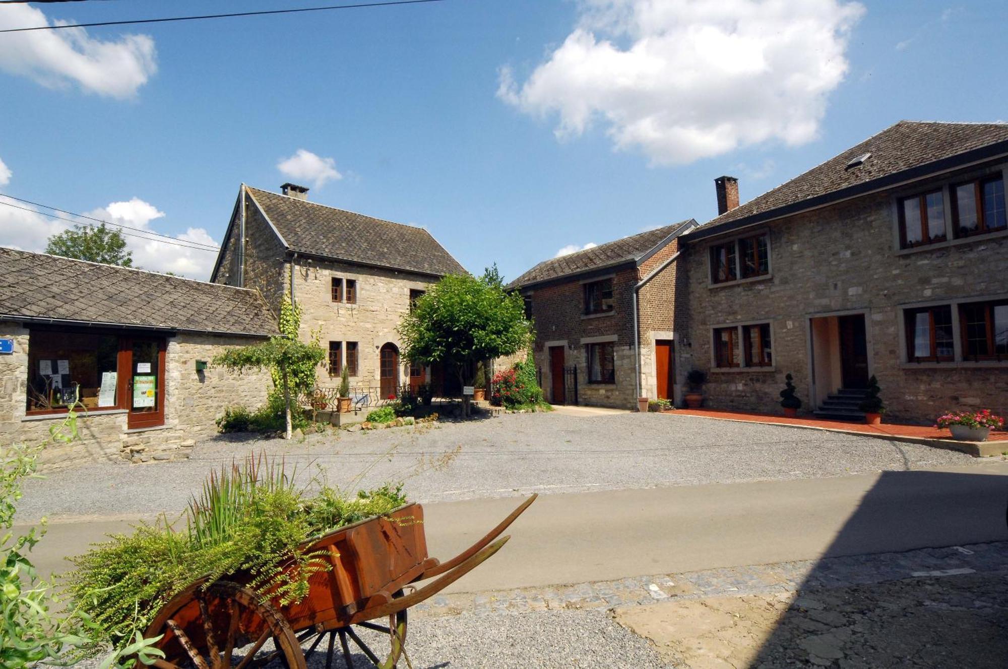 Hôtel/Restaurant à la Ferme Ferrières Esterno foto